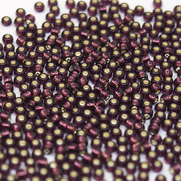 Бисер круглый 11/0 #0026C Внутреннее серебрение,  аметист