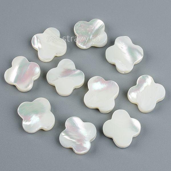 Бусина-клевер из перламутра 15 мм белая