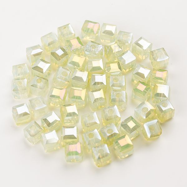 Бусины-кубики 6 мм светло-желтый радужный