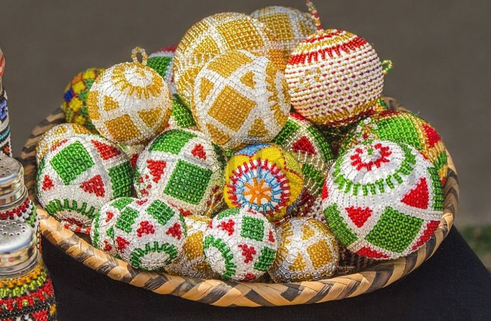 Новогодние игрушки на ёлку из бисера